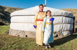 Voyage en immersion en Mongolie centrale : entre steppes, forêts et dunes