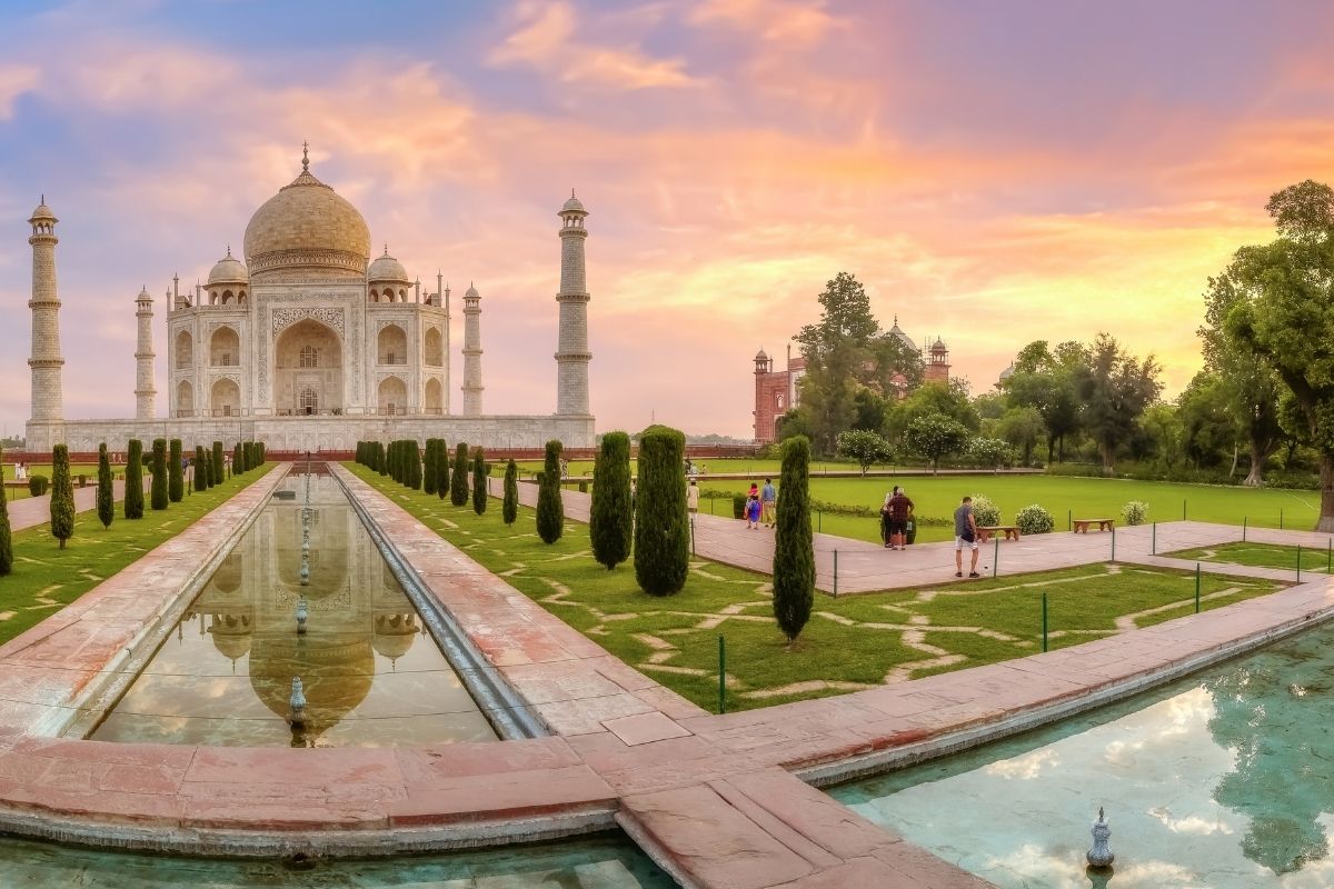 Jardins persans Charbagh du Taj Mahal, symboles du paradis coranique