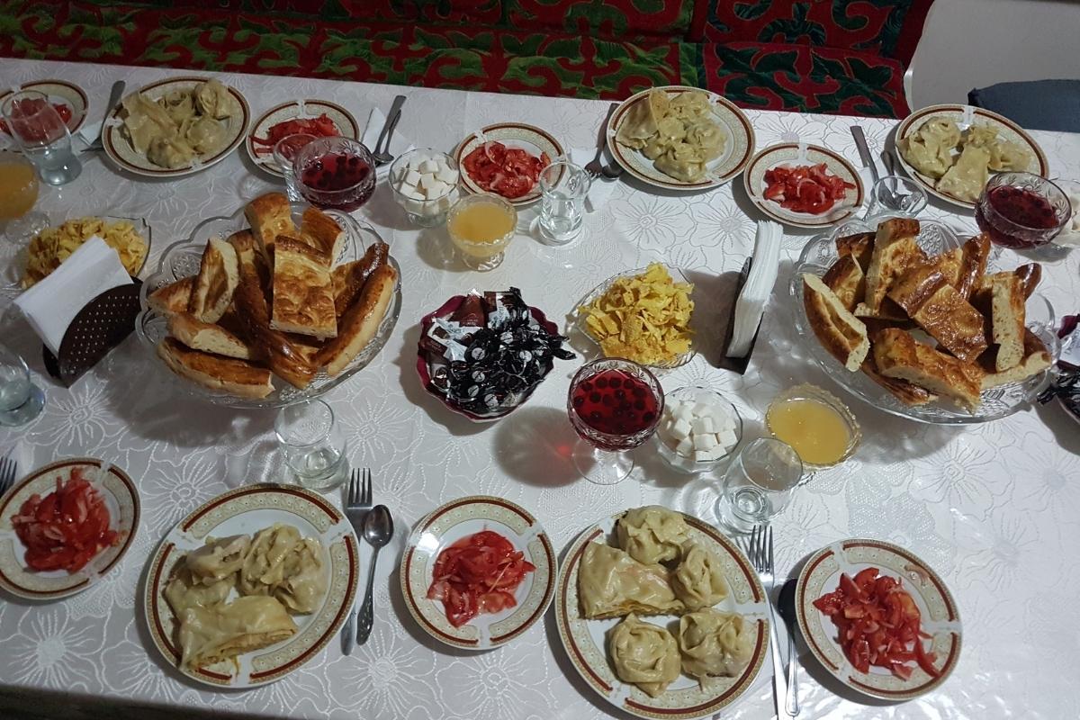 Table traditionnelle kirghize